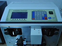【大平方剝線機(jī)】擁有精密結(jié)實(shí)的機(jī)身，觸模式